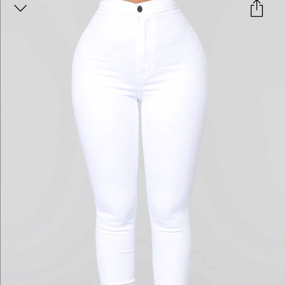 Brand new size 3 fashion nova jeans